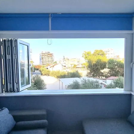 Beachside Comfort - 2br Apt,5 Min To The