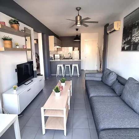 Beachside Comfort - 2br Apt,5 Min To The Appartamento *