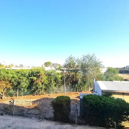 Beachside Comfort - 2br Apt,5 Min To The