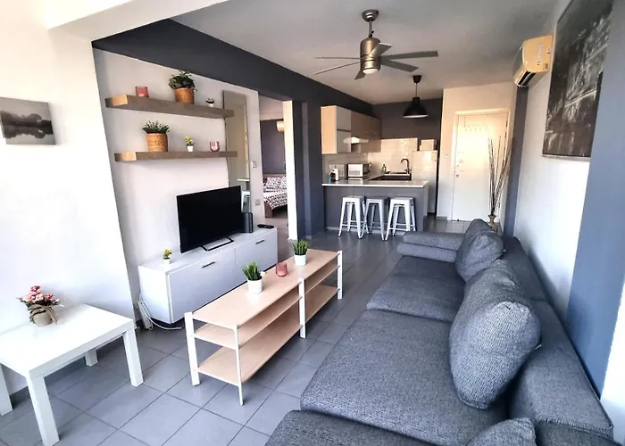 Beachside Comfort - 2br Apt,5 Min To The アパート *