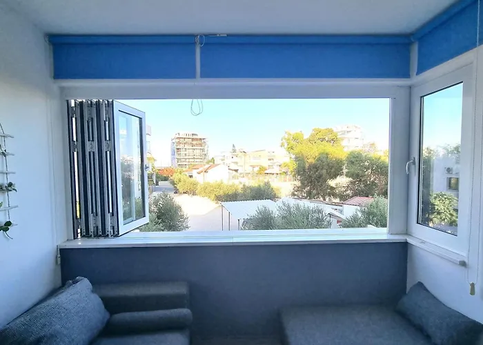 Beachside Comfort - 2br Apt,5 Min To The